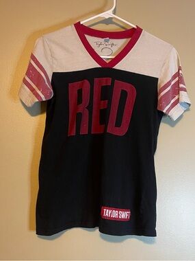 Taylor Swift 2013 Authentic Red Tour Merch Tee